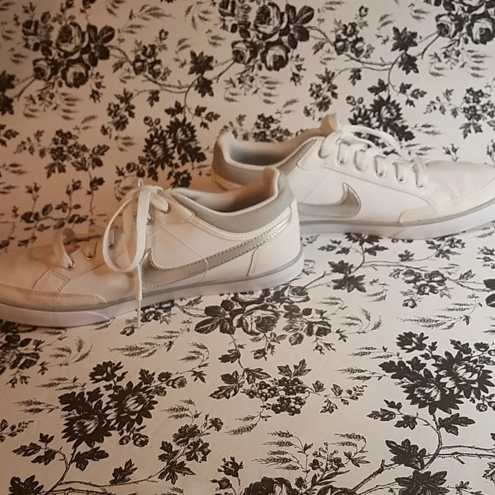 Nike white/metallic b30 - Picture 8 of 12